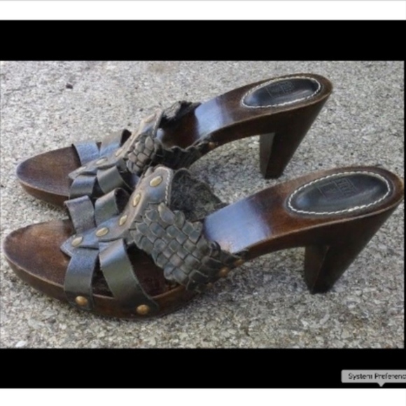 Frye Shoes - SOLD Frye Sandal Sz 8.5 8 Black Leather Wood Heel